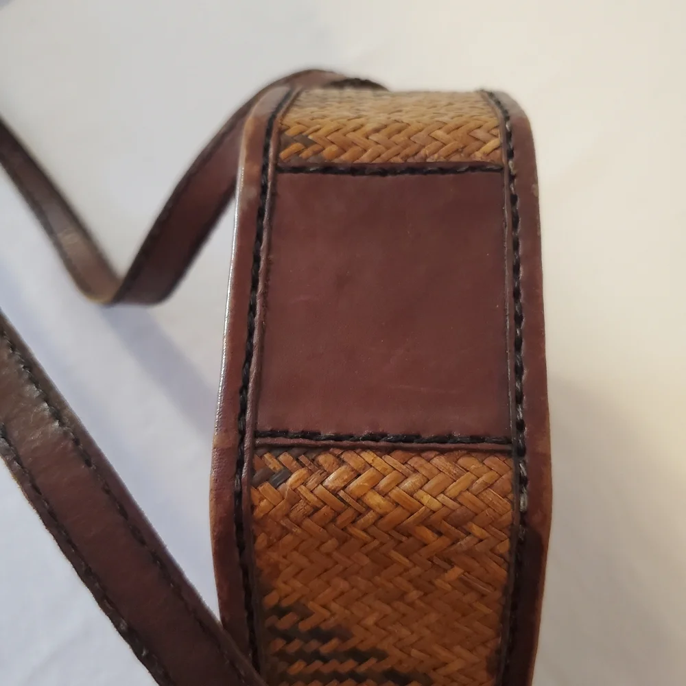 Lined Vintage Woven Crossbody Bag‎ - Picture 6 of 14